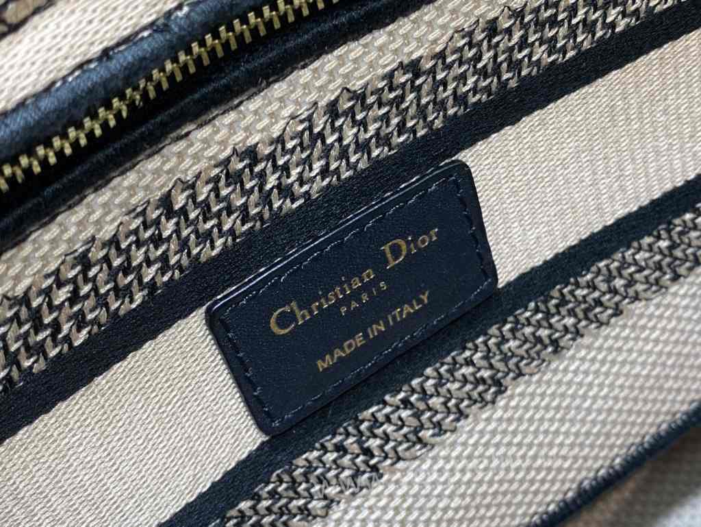 5L 6605 24 Embroidery 5L 6605 24 Embroidery