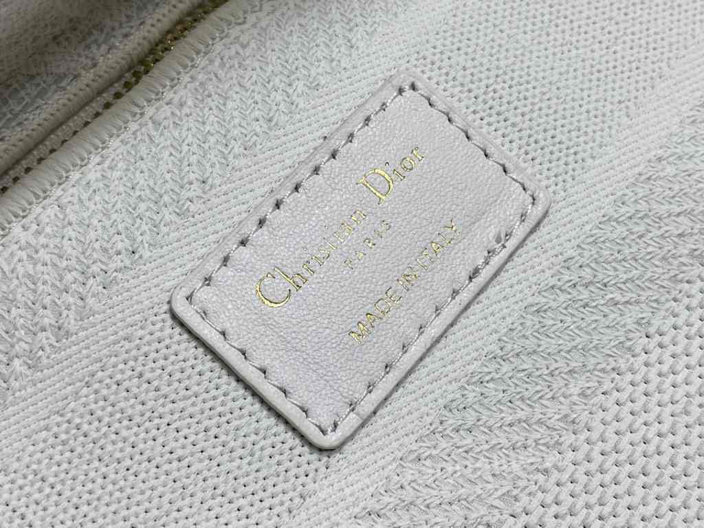 5L 6605 24 Embroidery 5L 6605 24 Embroidery