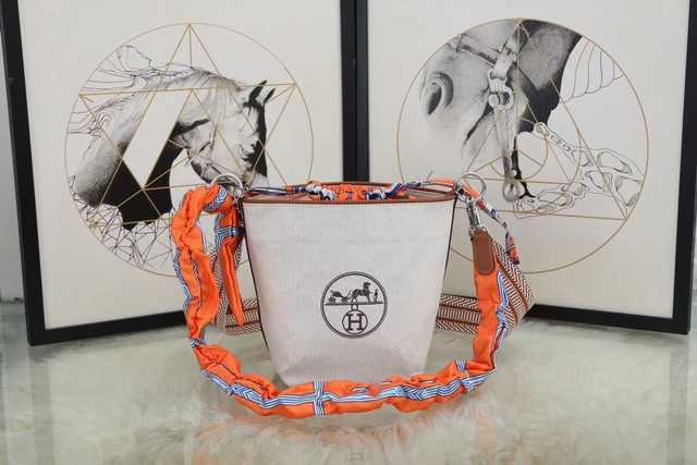 Bucket Bag 22