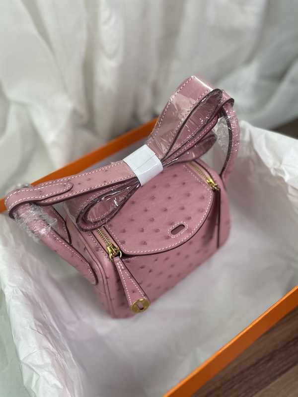 Ostrich Lindy 19 Ostrich Lindy 19