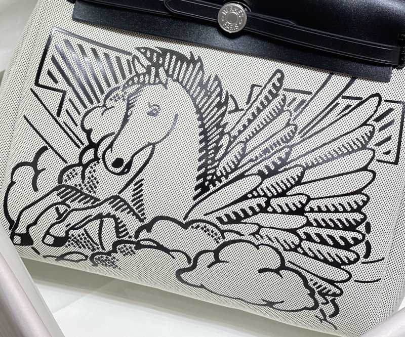 Herbag Zip 31 Interior Stitches