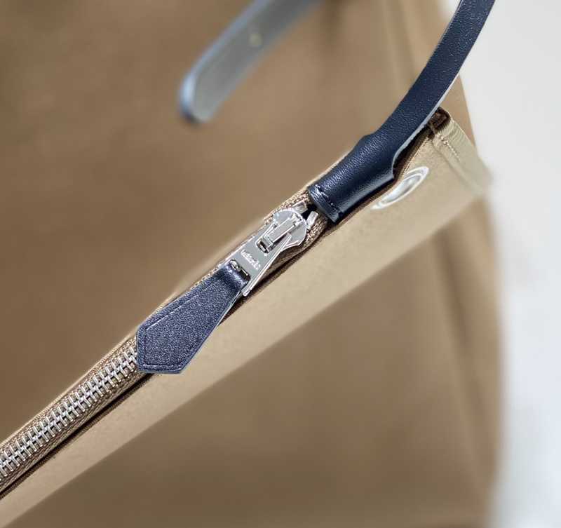 Herbag Zip 31 Interior Stitches