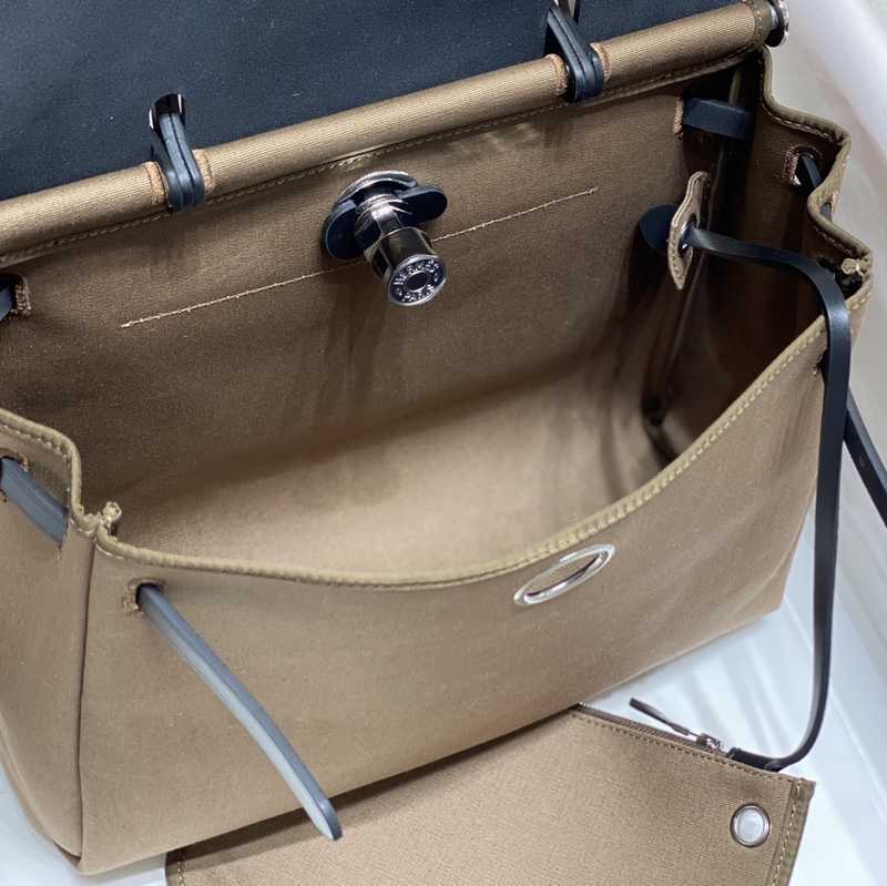 Herbag Zip 31 Interior Stitches