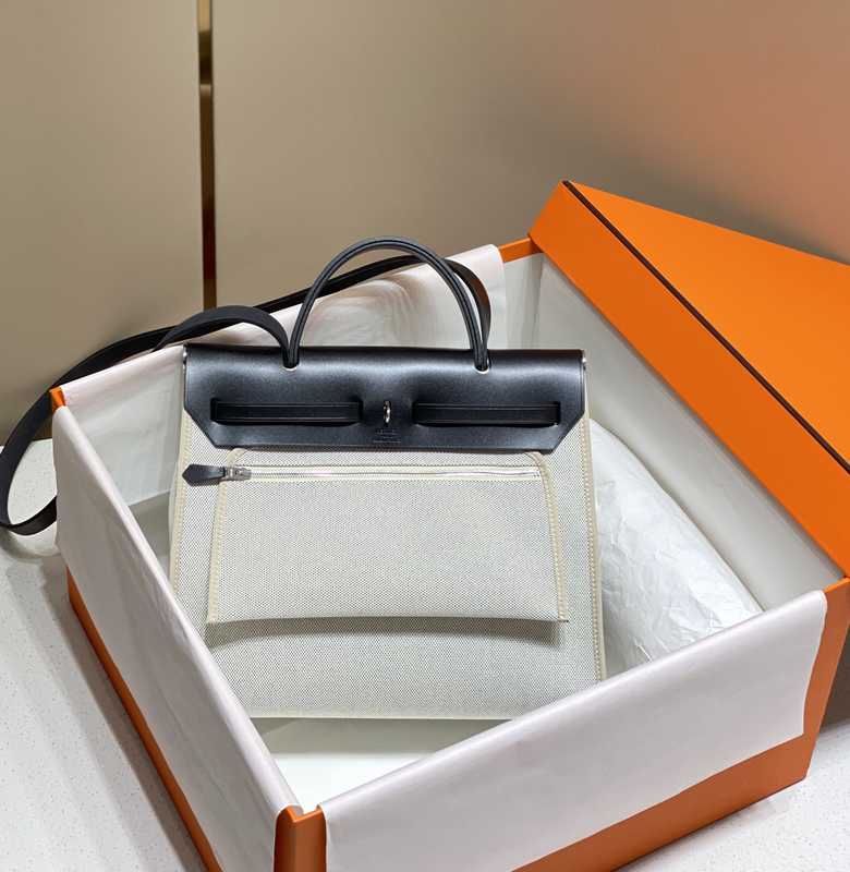 Herbag Zip 31 Exterior Stitches Herbag Zip 31 Exterior Stitches