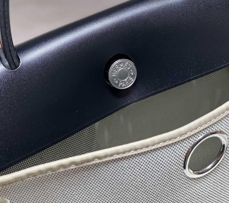 Herbag Zip 31 Exterior Stitches Herbag Zip 31 Exterior Stitches