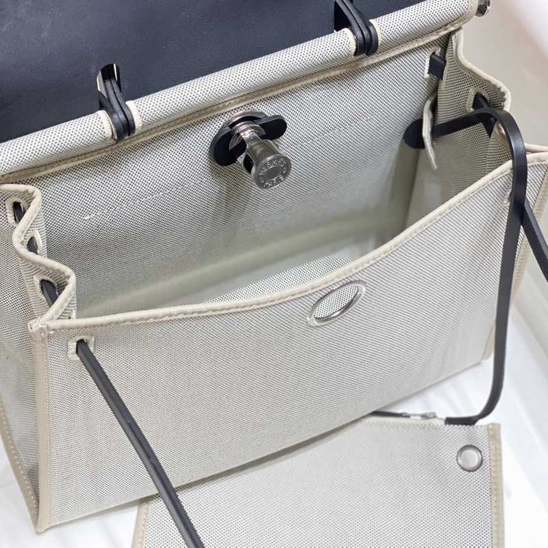 Herbag Zip 31 Exterior Stitches Herbag Zip 31 Exterior Stitches