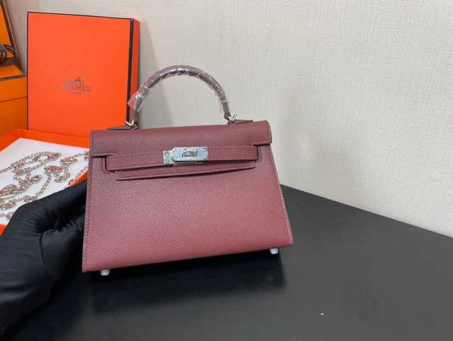 Mini II Epsom 19