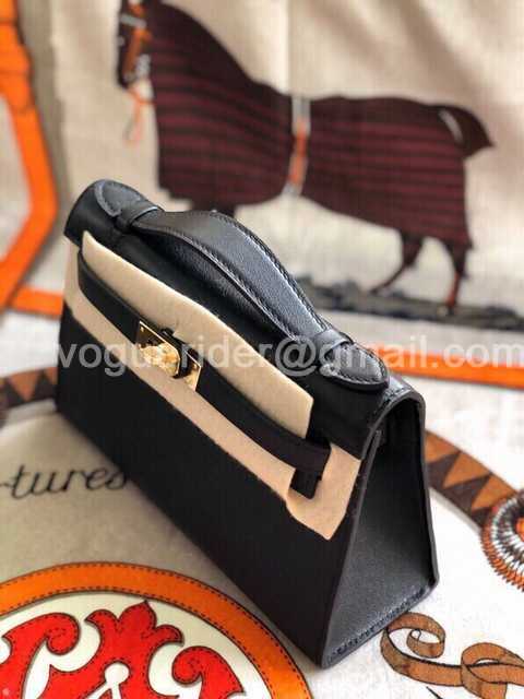 Mini Pochette Swift 22