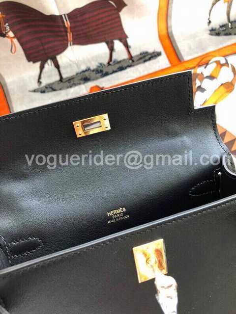 Mini Pochette Swift 22