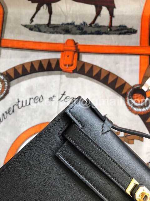 Mini Pochette Swift 22