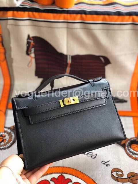 Mini Pochette Swift 22