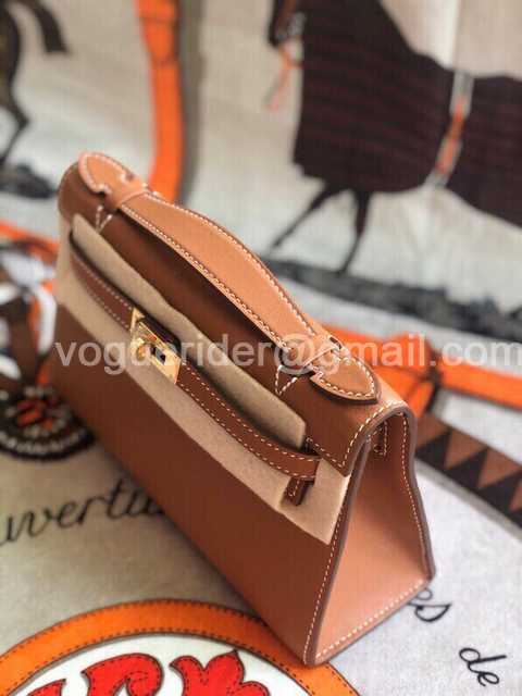 Mini Pochette Swift 22