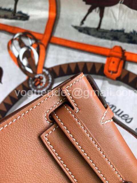 Mini Pochette Swift 22