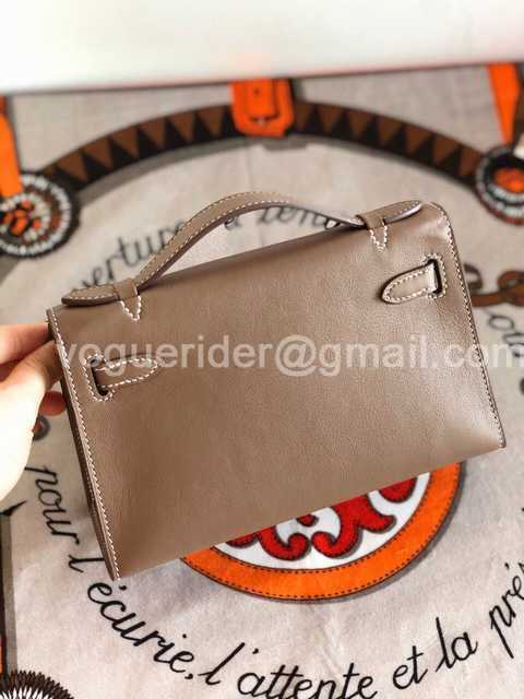 Mini Pochette Swift 22