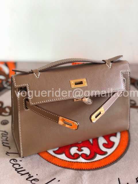 Mini Pochette Swift 22