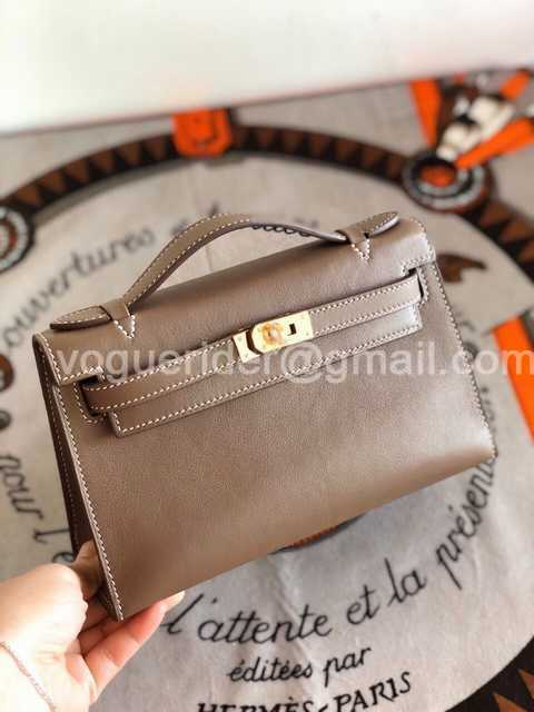 Mini Pochette Swift 22