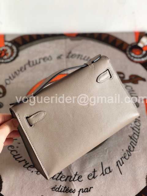 Mini Pochette Swift 22