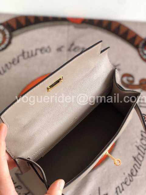 Mini Pochette Swift 22