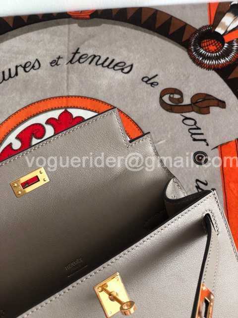 Mini Pochette Swift 22