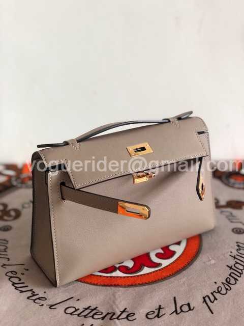 Mini Pochette Swift 22