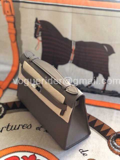 Mini Pochette Swift 22