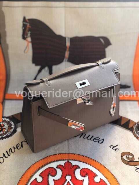 Mini Pochette Swift 22