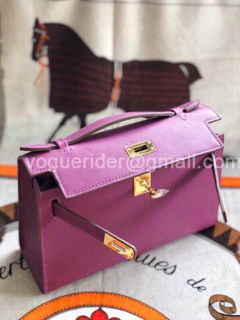 Mini Pochette Swift 22