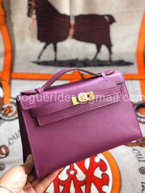 Mini Pochette Swift 22