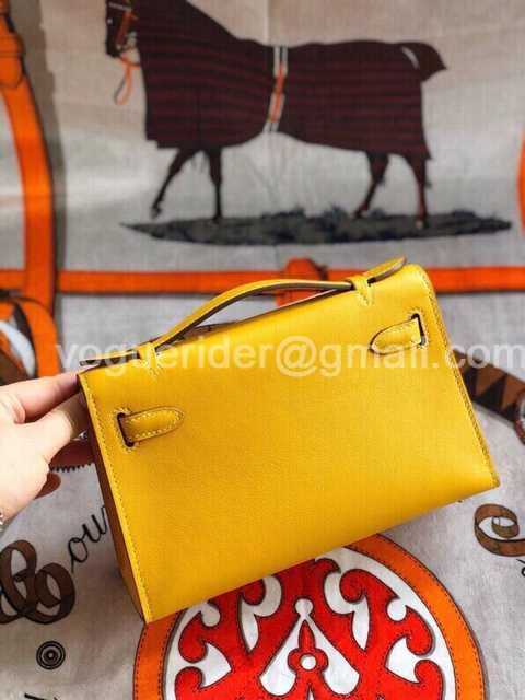 Mini Pochette Swift 22