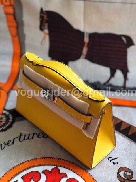 Mini Pochette Swift 22