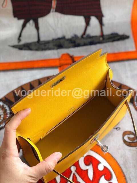 Mini Pochette Swift 22