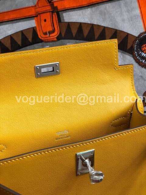 Mini Pochette Swift 22