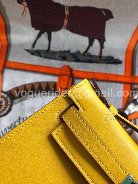 Mini Pochette Swift 22