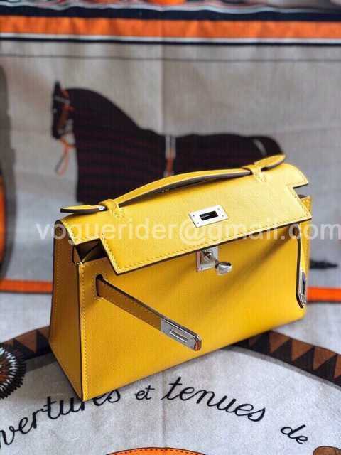 Mini Pochette Swift 22