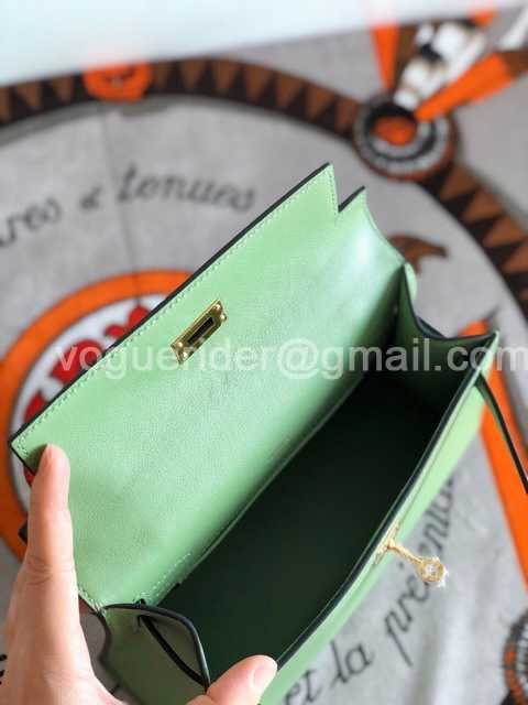 Mini Pochette Swift 22