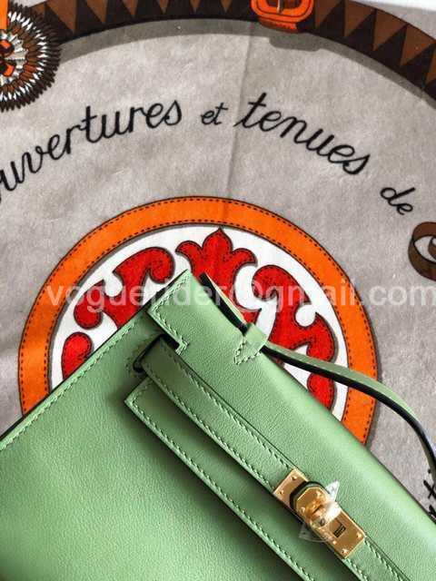 Mini Pochette Swift 22