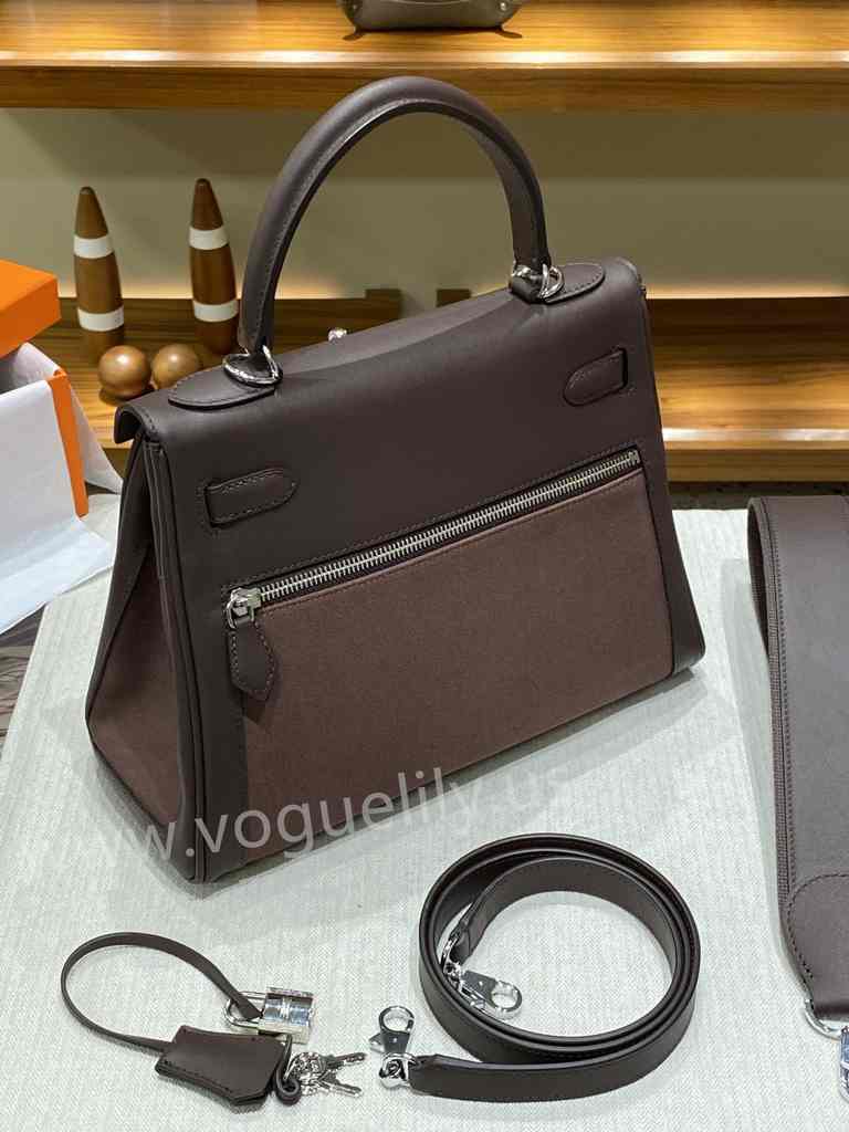 Lakis 28 Swift/Canvas 2024