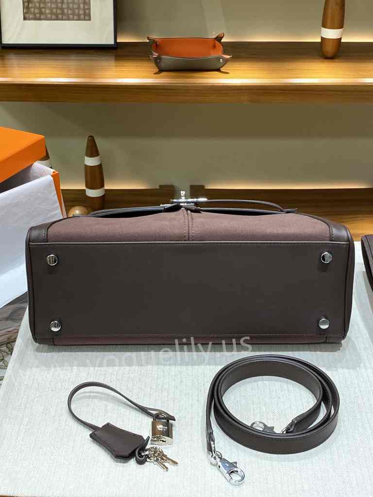 Lakis 32 Swift/Canvas 2024