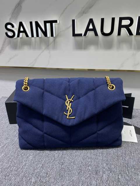 577476 LouLou 35