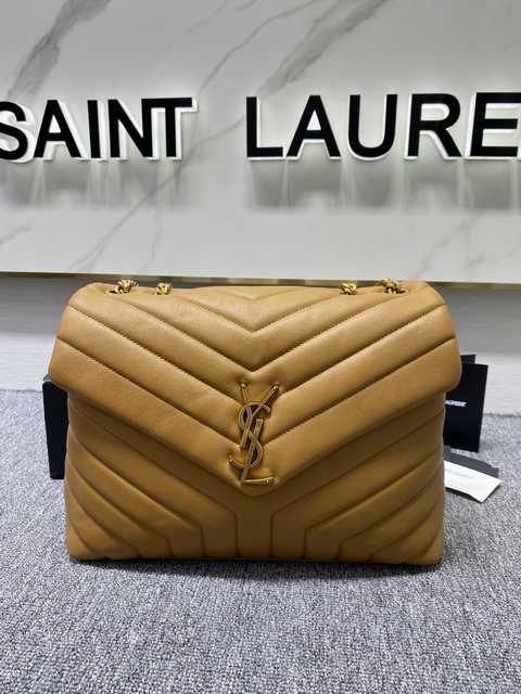 392288 LouLou 32