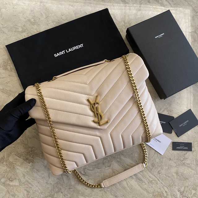 392288 LouLou 32