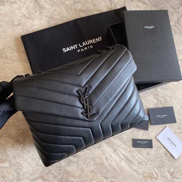392288 LouLou 32