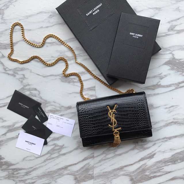 377628 Kate Tassel 20