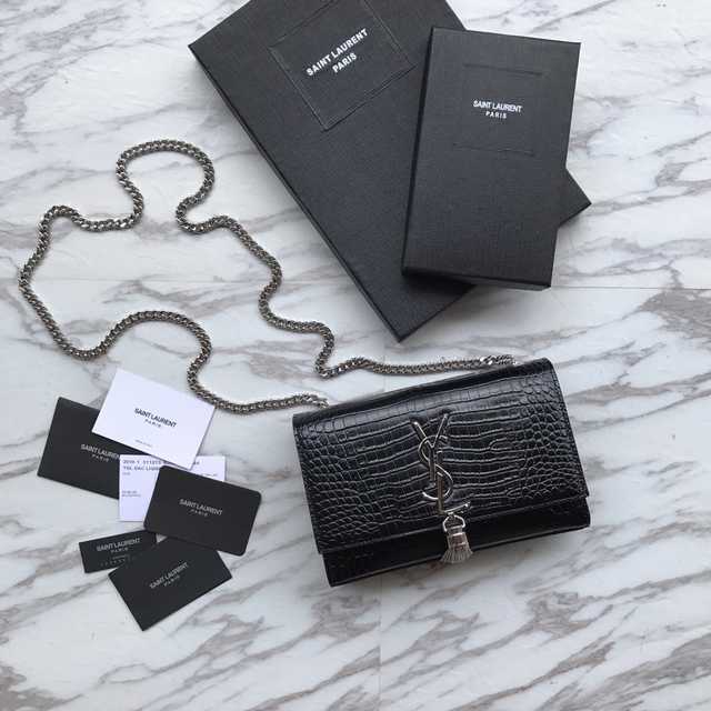 377628 Kate Tassel 20