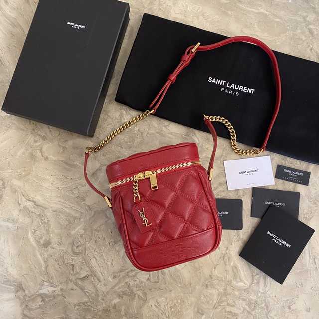 649779 Cosmetic Bag 16