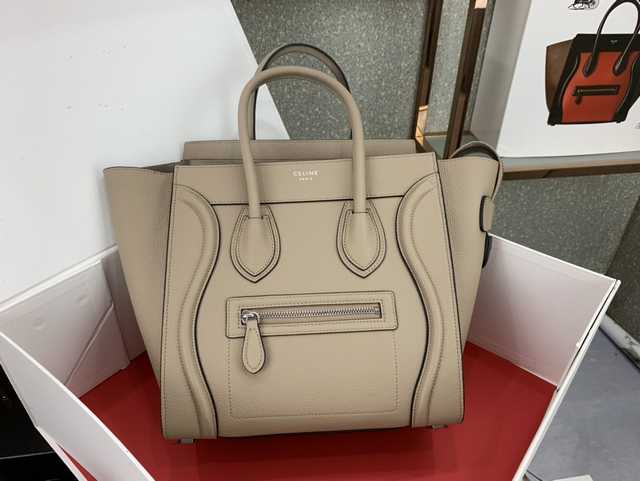 167793 Luggage 26