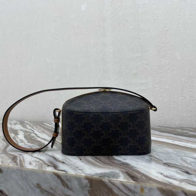 196412 Triomphe Canvas 19