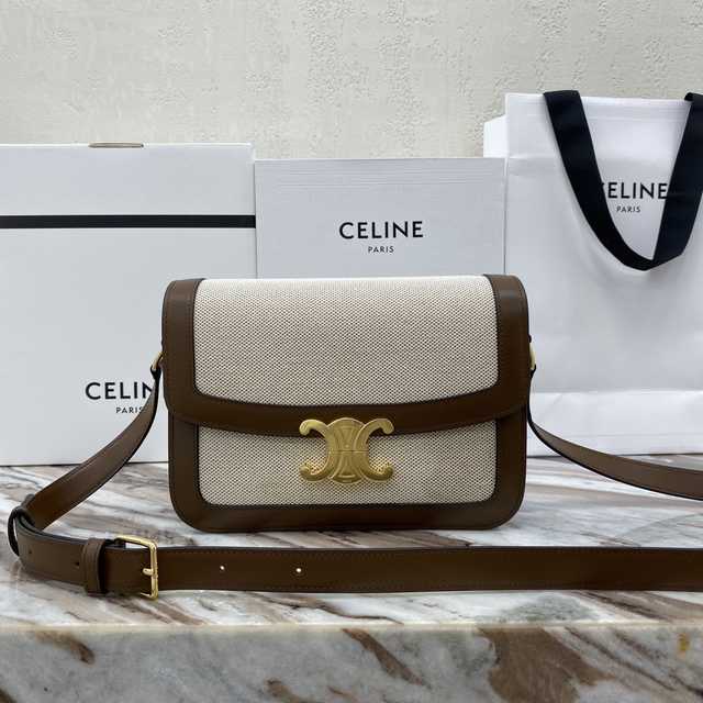 187366 Triomphe 22 Canvas