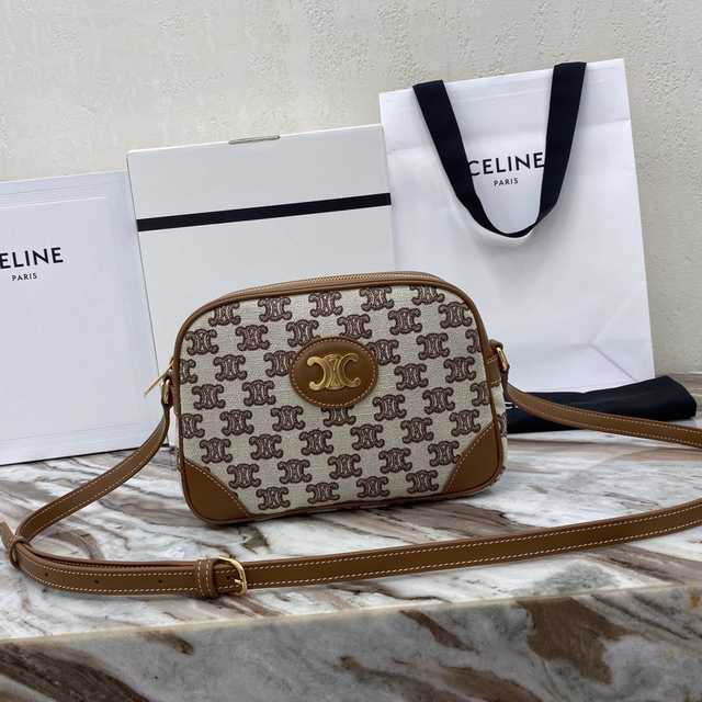 193693 Triomphe Camera Bag 23