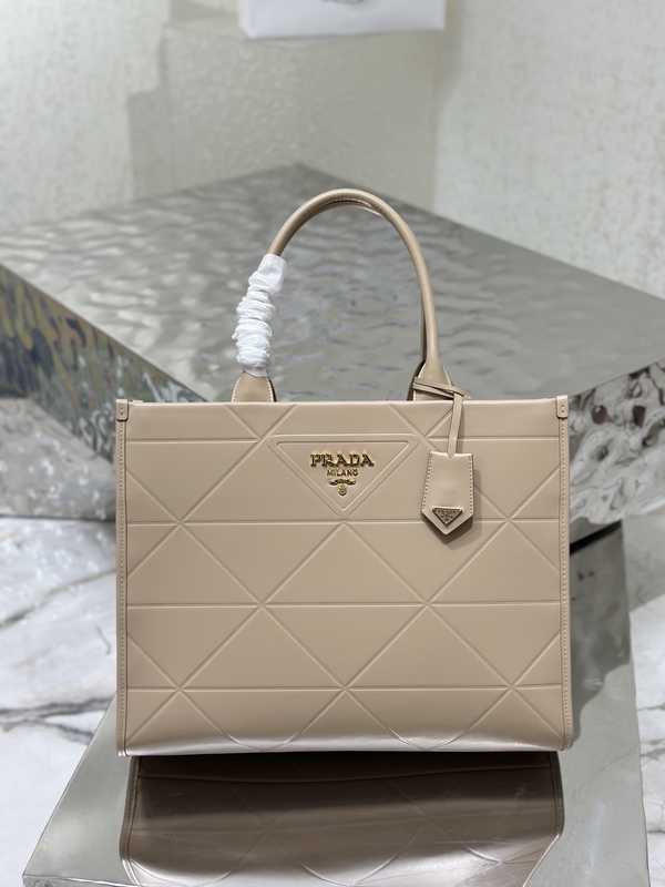 1BA377 Prada 39